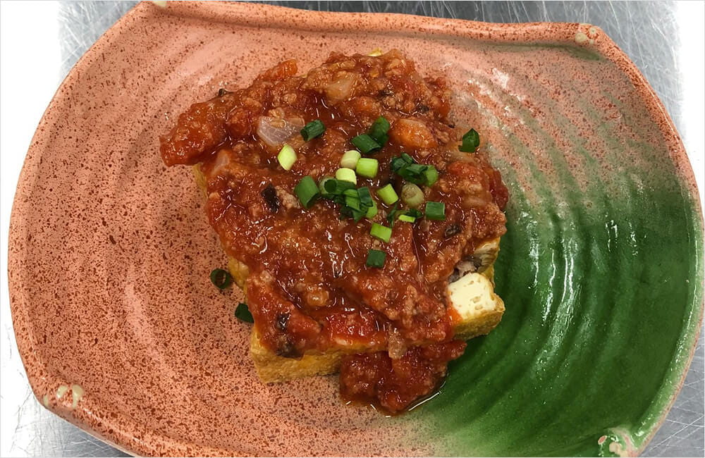 厚揚げの肉詰めトマト煮　
            （ダオフー･ニョイ・ティット）